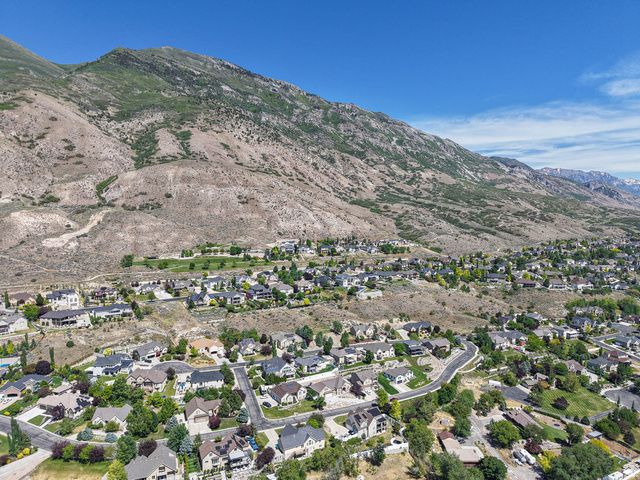 9502 N AZTEC DR, Cedar Hills, UT 84062