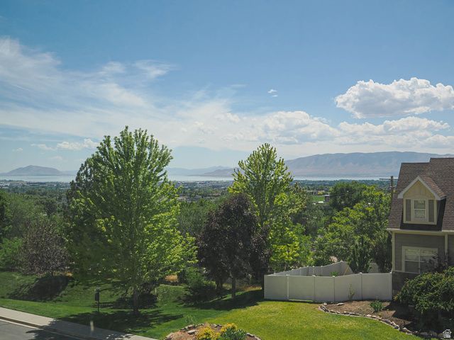 9502 N AZTEC DR, Cedar Hills, UT 84062