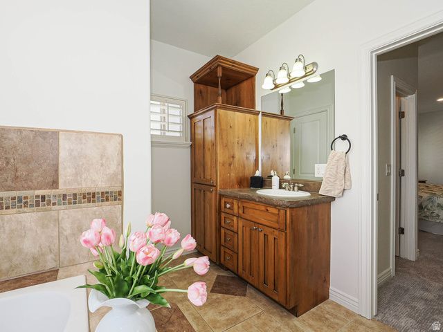 9502 N AZTEC DR, Cedar Hills, UT 84062