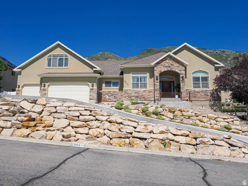 9502 N AZTEC DR, Cedar Hills, UT 84062