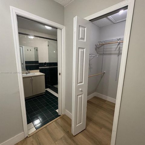 9752 SW 145th Pl 9752, Miami, FL 33186