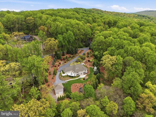 1403 DOUGLAS FIR DR, Lebanon, PA 17042