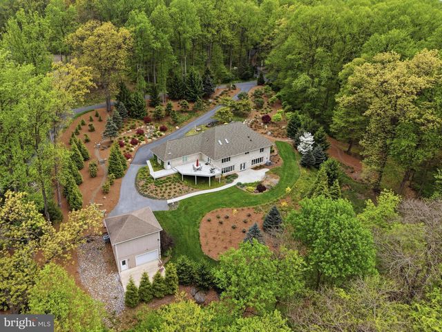 1403 DOUGLAS FIR DR, Lebanon, PA 17042