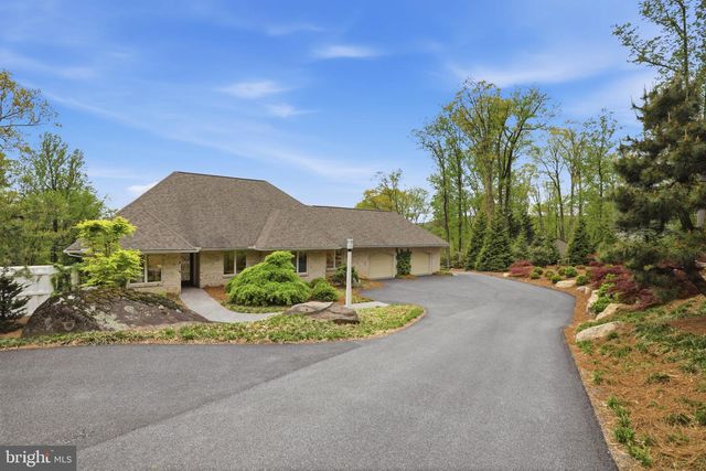 1403 DOUGLAS FIR DR, Lebanon, PA 17042