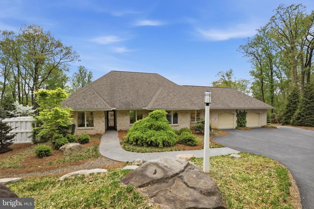 1403 DOUGLAS FIR DR, Lebanon, PA 17042