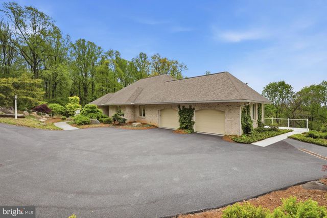 1403 DOUGLAS FIR DR, Lebanon, PA 17042