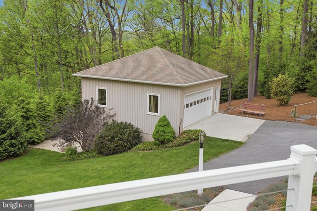 1403 DOUGLAS FIR DR, Lebanon, PA 17042