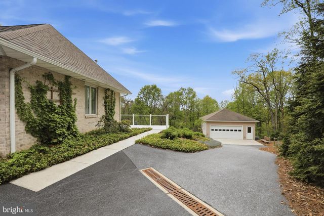 1403 DOUGLAS FIR DR, Lebanon, PA 17042
