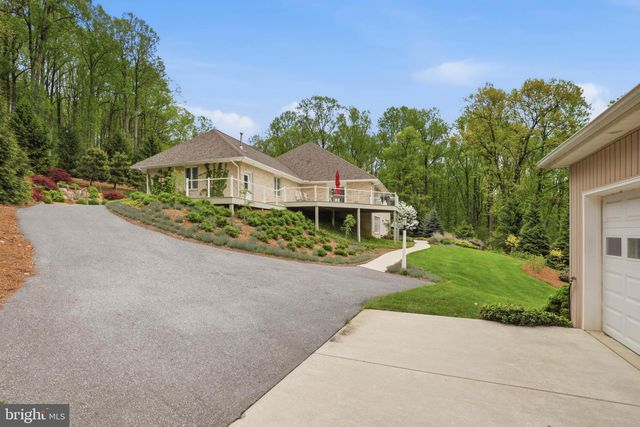 1403 DOUGLAS FIR DR, Lebanon, PA 17042