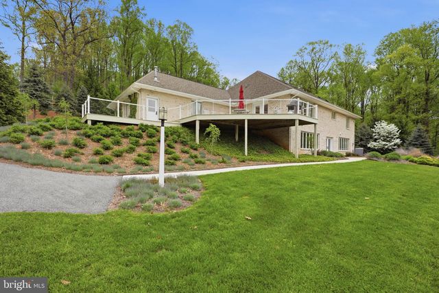 1403 DOUGLAS FIR DR, Lebanon, PA 17042