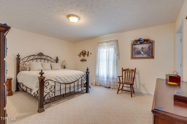 268 Stewart Hills Drive, Rogersville, TN 37857