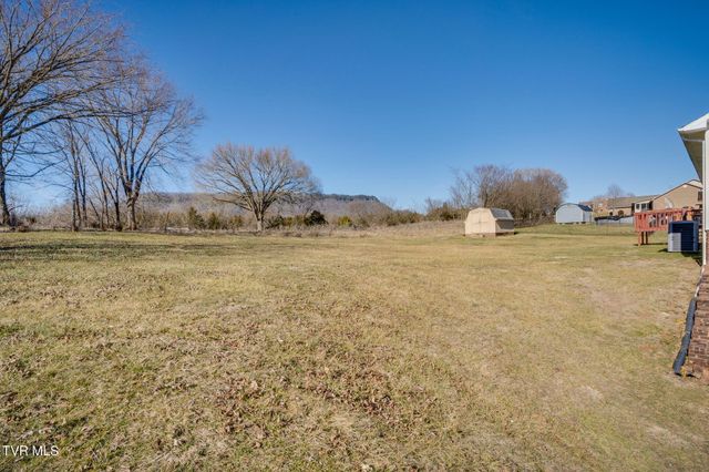 268 Stewart Hills Drive, Rogersville, TN 37857