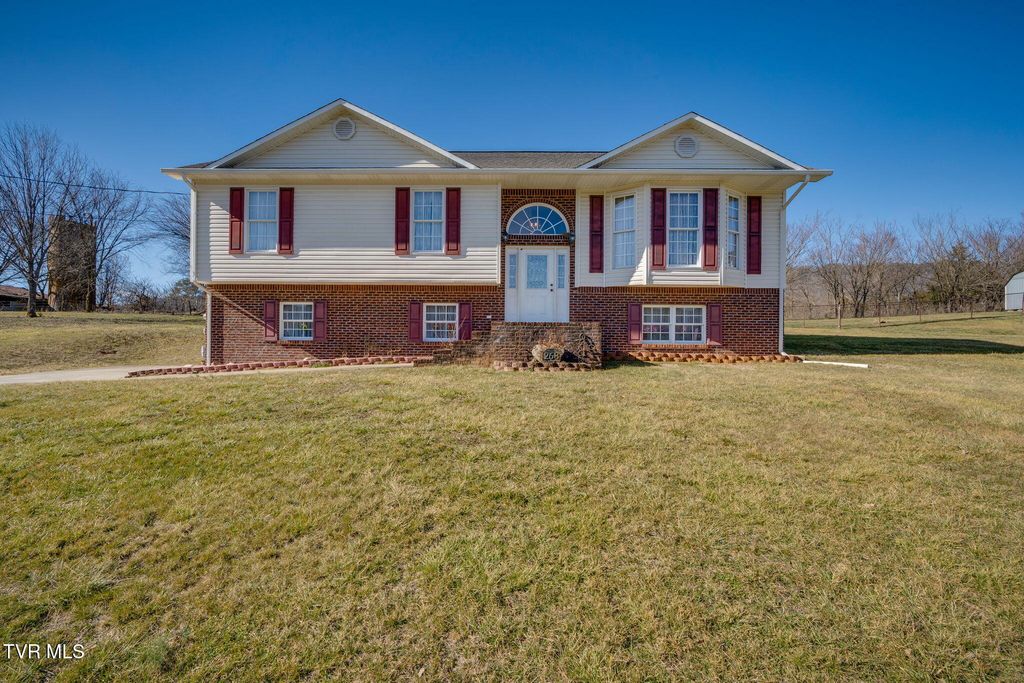 268 Stewart Hills Drive, Rogersville, TN 37857