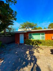 1055 NE 34th Ct 1057, Oakland Park, FL 33334