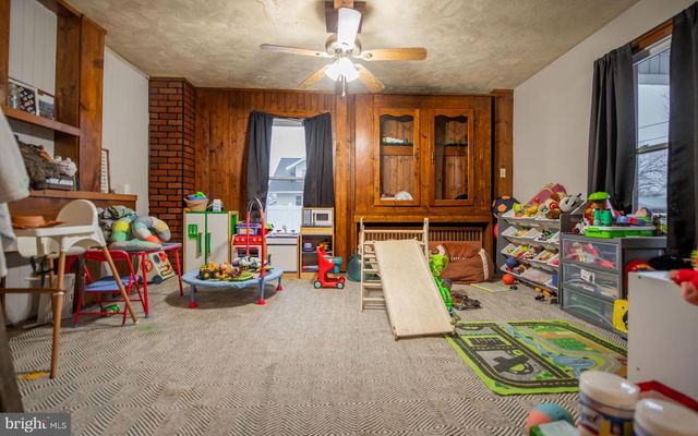 117 N CHESTNUT STREET, Mill Hall, PA 17751