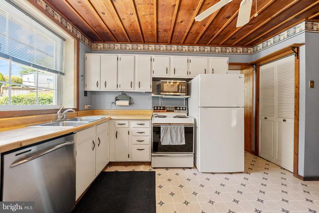 1262 ROCK HILL RD, Pasadena, MD 21122