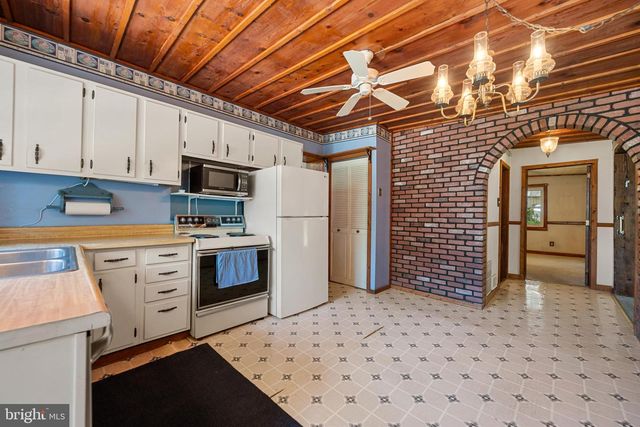 1262 ROCK HILL RD, Pasadena, MD 21122