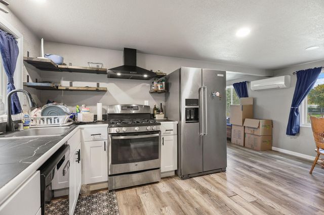 7696 Happy Valley Road, Anderson, CA 96007