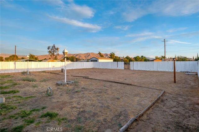 10966 Neola Road, Apple Valley, CA 92308