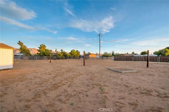 10966 Neola Road, Apple Valley, CA 92308