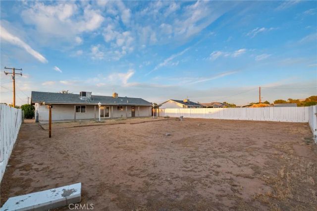 10966 Neola Road, Apple Valley, CA 92308