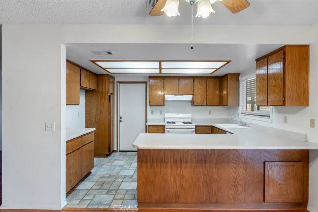 10966 Neola Road, Apple Valley, CA 92308