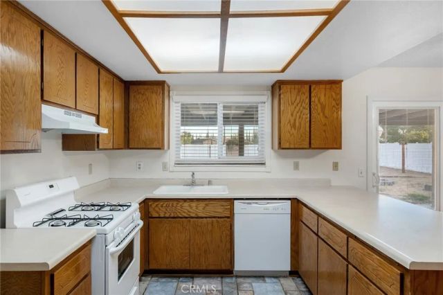 10966 Neola Road, Apple Valley, CA 92308