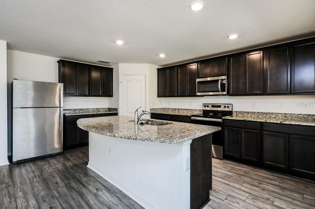1635 SWAN LAKE CIRCLE, Dundee, FL 33838