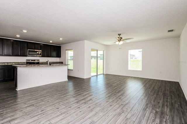 1635 SWAN LAKE CIRCLE, Dundee, FL 33838