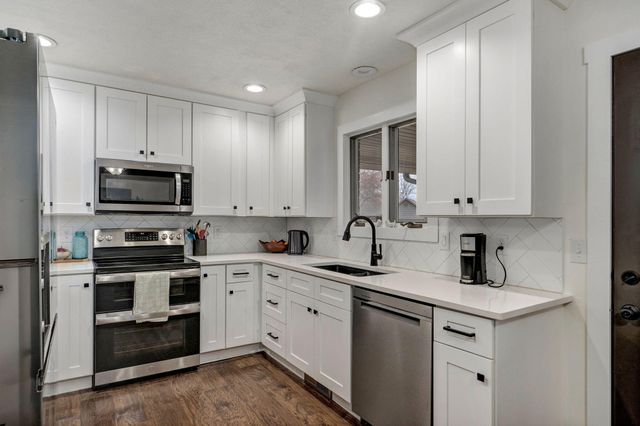 3455 W Beechwood Street, Springfield, MO 65807