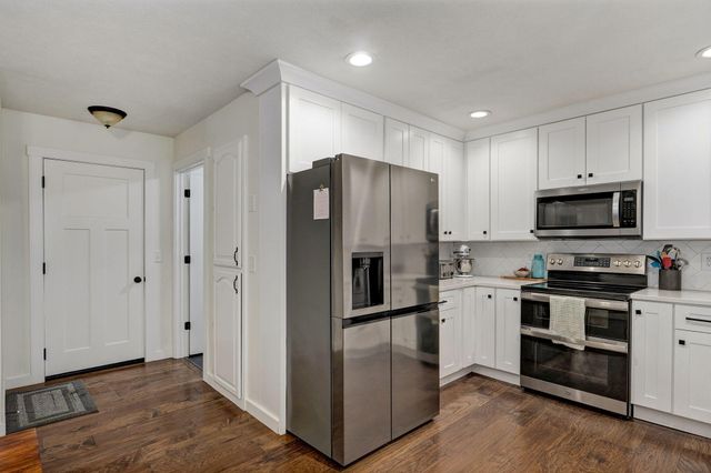 3455 W Beechwood Street, Springfield, MO 65807