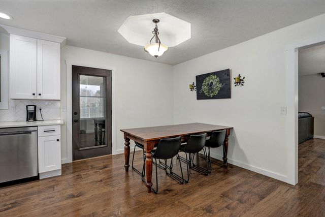 3455 W Beechwood Street, Springfield, MO 65807