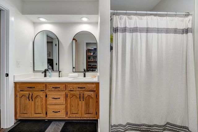 3455 W Beechwood Street, Springfield, MO 65807