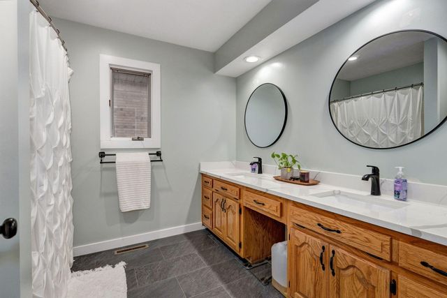 3455 W Beechwood Street, Springfield, MO 65807