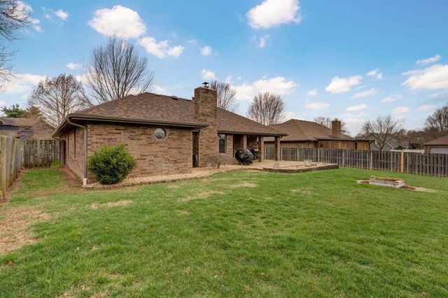 3455 W Beechwood Street, Springfield, MO 65807