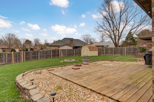 3455 W Beechwood Street, Springfield, MO 65807
