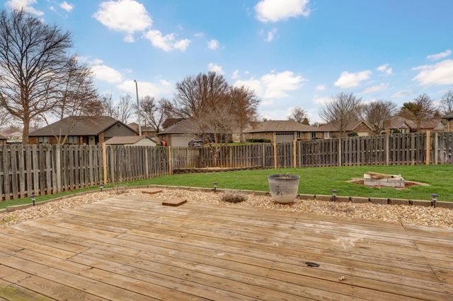 3455 W Beechwood Street, Springfield, MO 65807