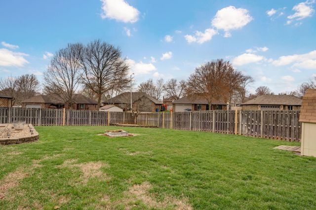3455 W Beechwood Street, Springfield, MO 65807
