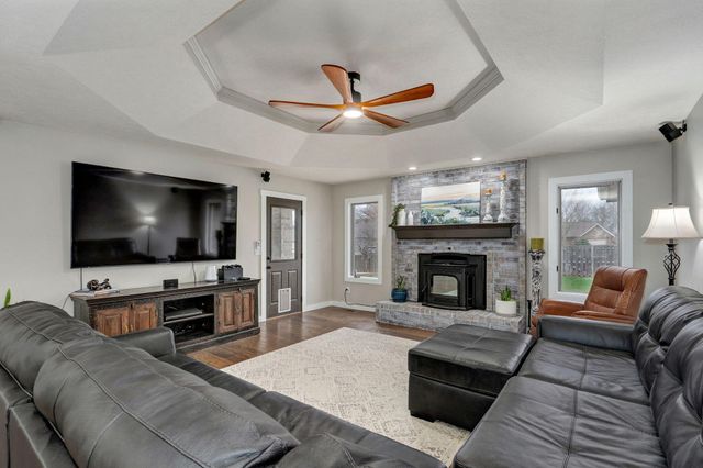 3455 W Beechwood Street, Springfield, MO 65807