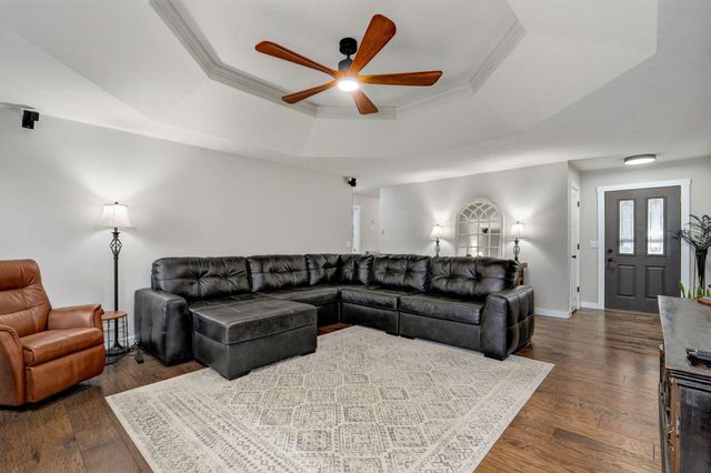 3455 W Beechwood Street, Springfield, MO 65807