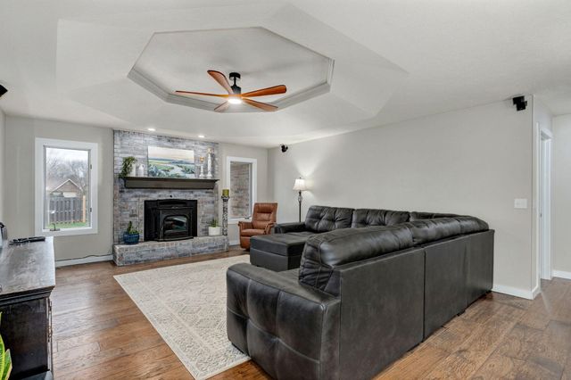 3455 W Beechwood Street, Springfield, MO 65807