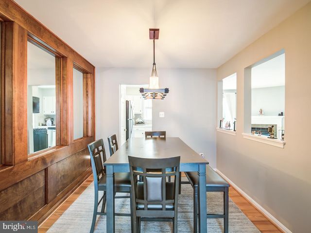 7112 LAKE COVE DR, Alexandria, VA 22315