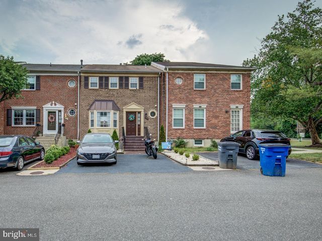 7112 LAKE COVE DR, Alexandria, VA 22315