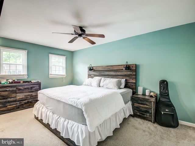 7112 LAKE COVE DR, Alexandria, VA 22315