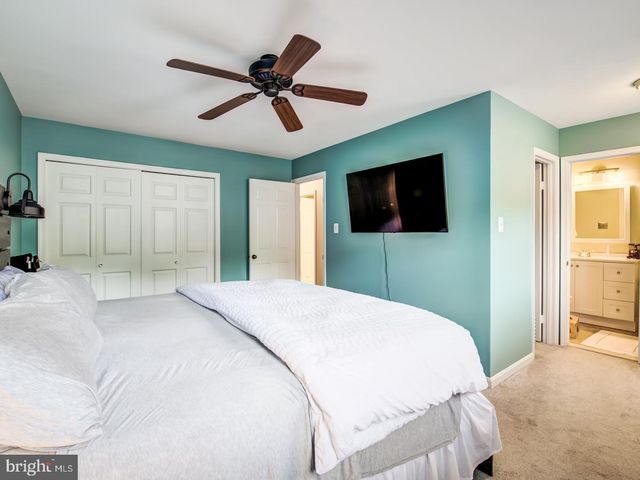 7112 LAKE COVE DR, Alexandria, VA 22315