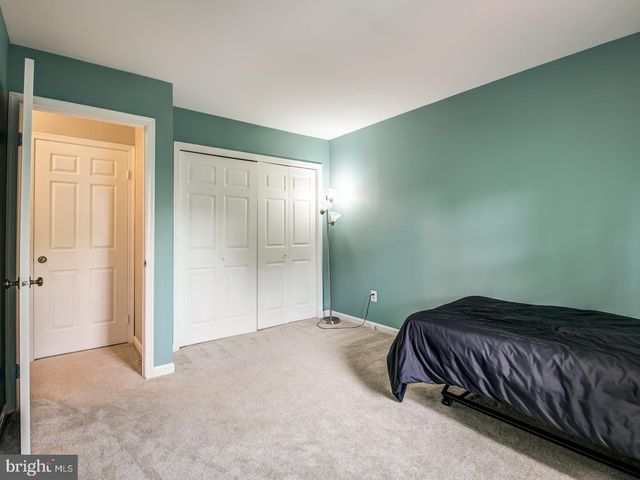 7112 LAKE COVE DR, Alexandria, VA 22315