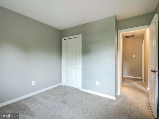 7112 LAKE COVE DR, Alexandria, VA 22315