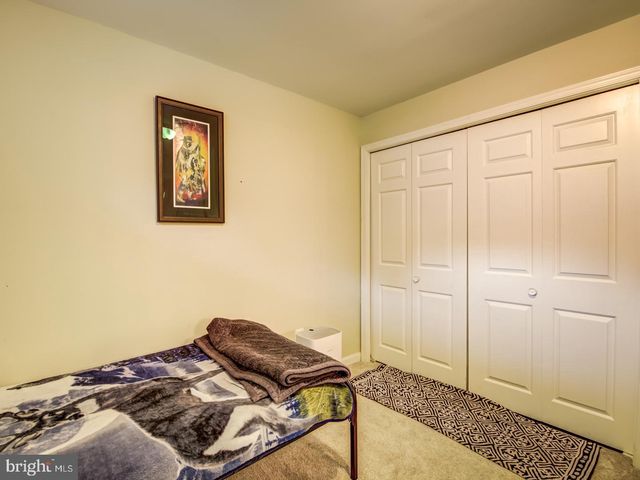 7112 LAKE COVE DR, Alexandria, VA 22315