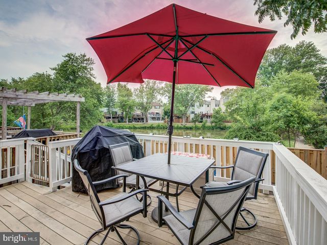 7112 LAKE COVE DR, Alexandria, VA 22315