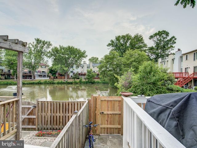 7112 LAKE COVE DR, Alexandria, VA 22315